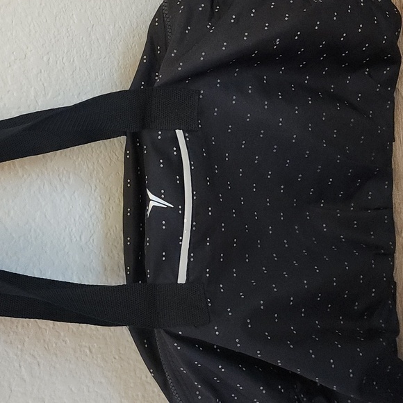 Old Navy Performance Active Duffel Bag with Blue Camo Interior - Picture 3 of 13